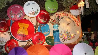 Sankampaeng Handicraft Village 
