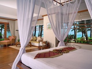 Deluxe Beachfront Villa