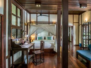 Villa With Two Bedrooms and Living Rooms