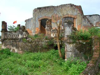 Xieng Khuang – Muang Khoun – Plain of Jars (B, L)
