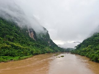 Nong Khiaw – Luang Prabang (B, L)