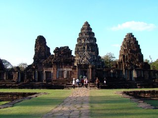 Khao Yai  - Khon Kaen (B, L, D) 