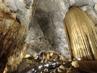 Hanoi – Dong Hoi – Paradise Cave (B, L)  