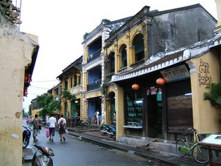 Hoian Free and Easy (B)