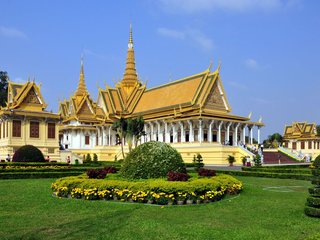 Chau Doc – PhnomPenh City Tour (B, L)
