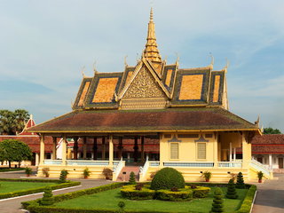 Sihanoukville – Phnom  Penh Departure (B)