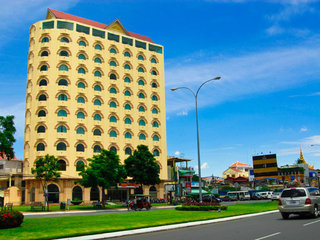 Sihanoukville – Phnom Penh Departure(B)