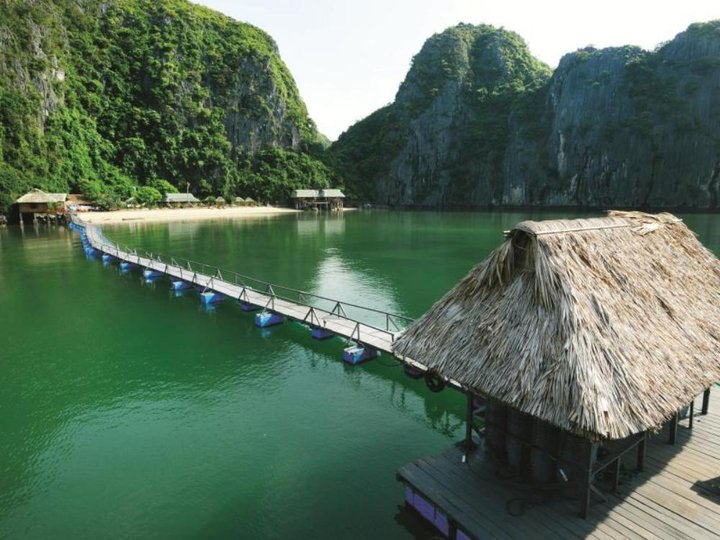 Cat Ba Sandy Beach Resort