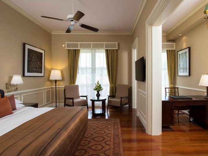 Raffles Grand 