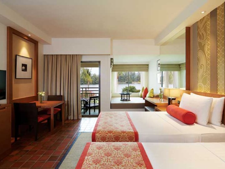Outrigger Laguna Phuket Beach Resort
