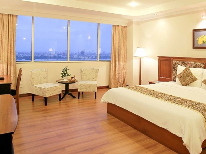 One Opera Hotel