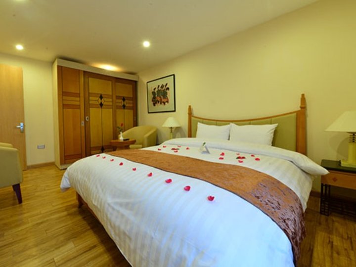 Golden Sun Villa