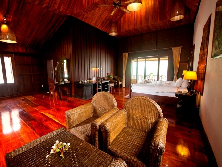 Nam Ou Riverside Resort 