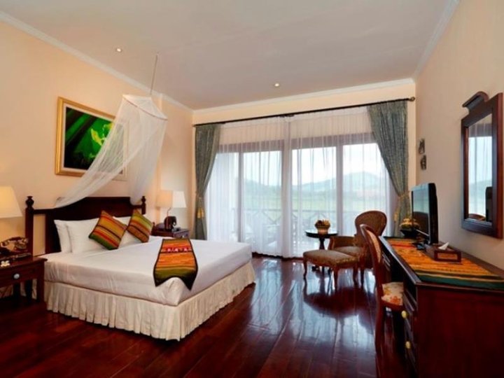 Villa Santi Resort